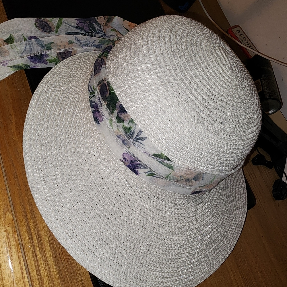 Sun Hat - Picture 2 of 3